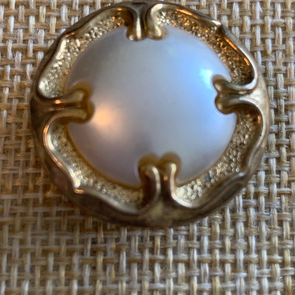 Set of 4 vintage button covers. Gold tone and pearl. - Picture 5 of 8